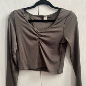 Cropped Ribbed Long Sleeve Top